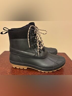 Universal Thread boots women size 9